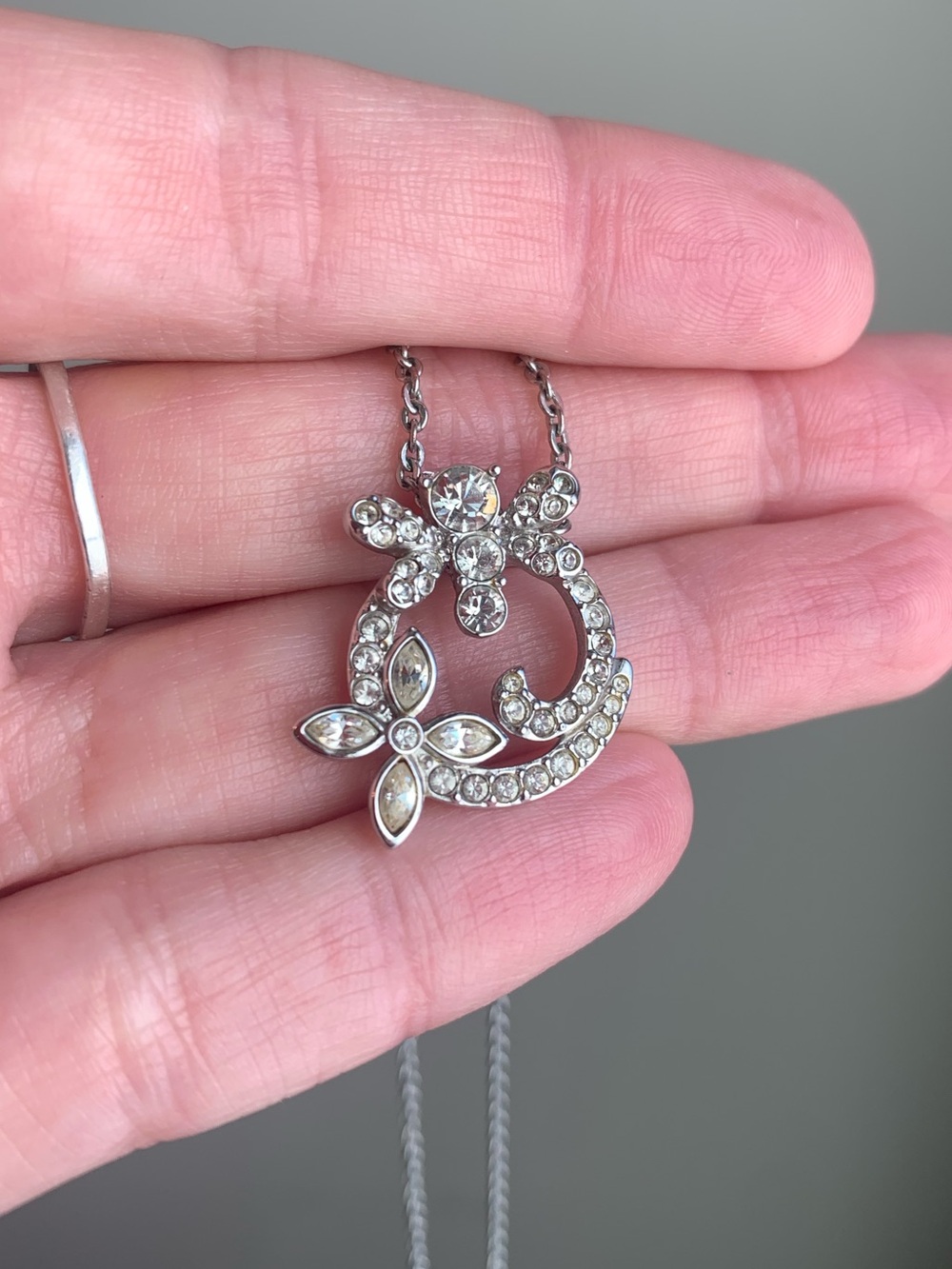 Swarovski Crystal Circle Necklace Dragonfly Butterfly Silver Tone Adjustable - Picture 11 of 11